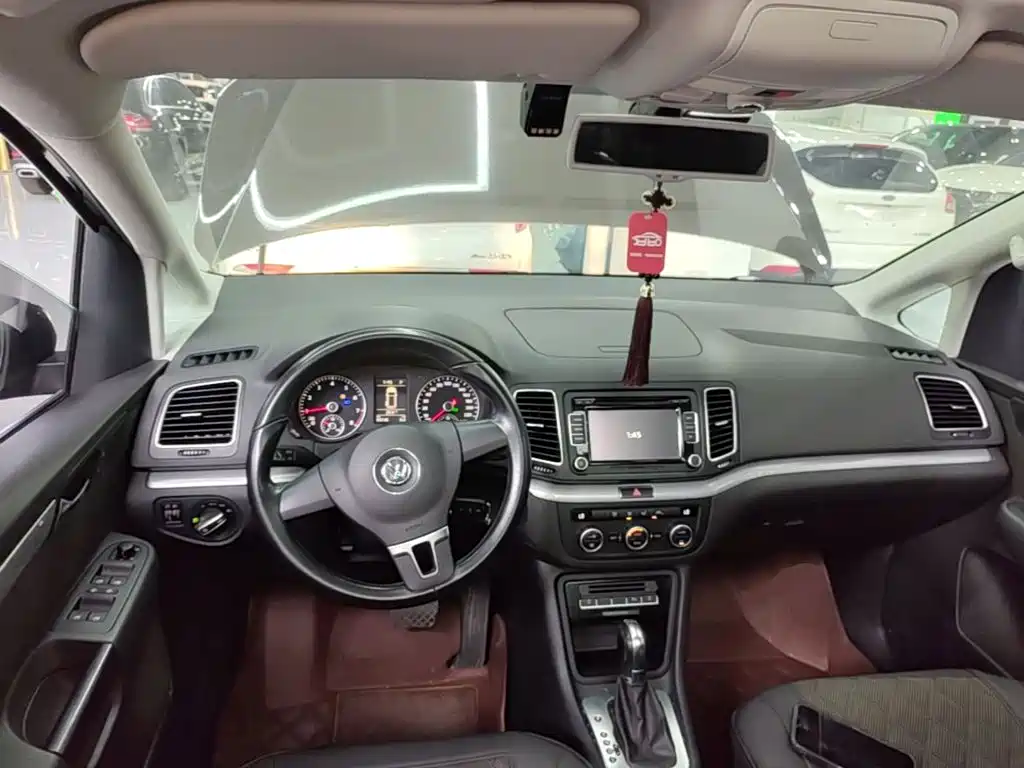 Volkswagen Sharan 2016 — фото 10