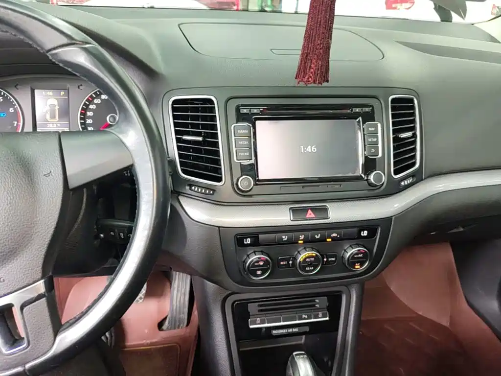 Volkswagen Sharan 2016 — фото 13
