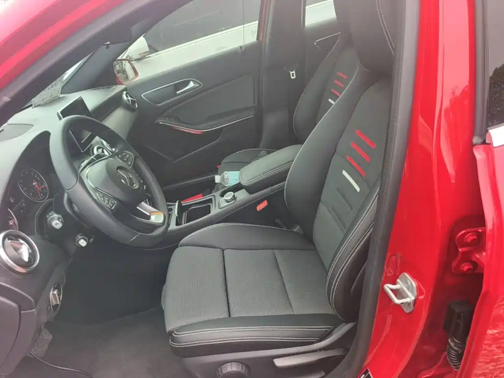 Mercedes-Benz A-Class 2017 — фото 15