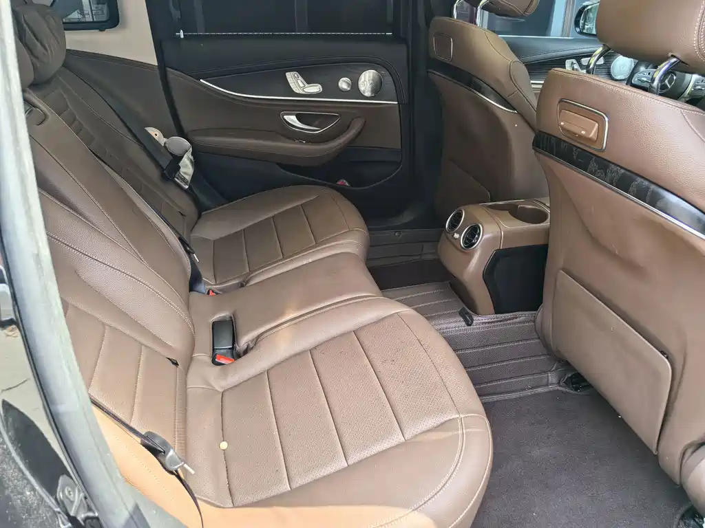 Mercedes-Benz E-Class 2020 — фото 12