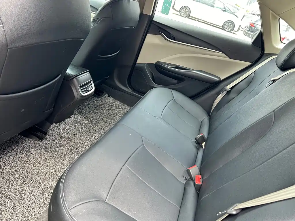 Buick Excelle 2015 — фото 11