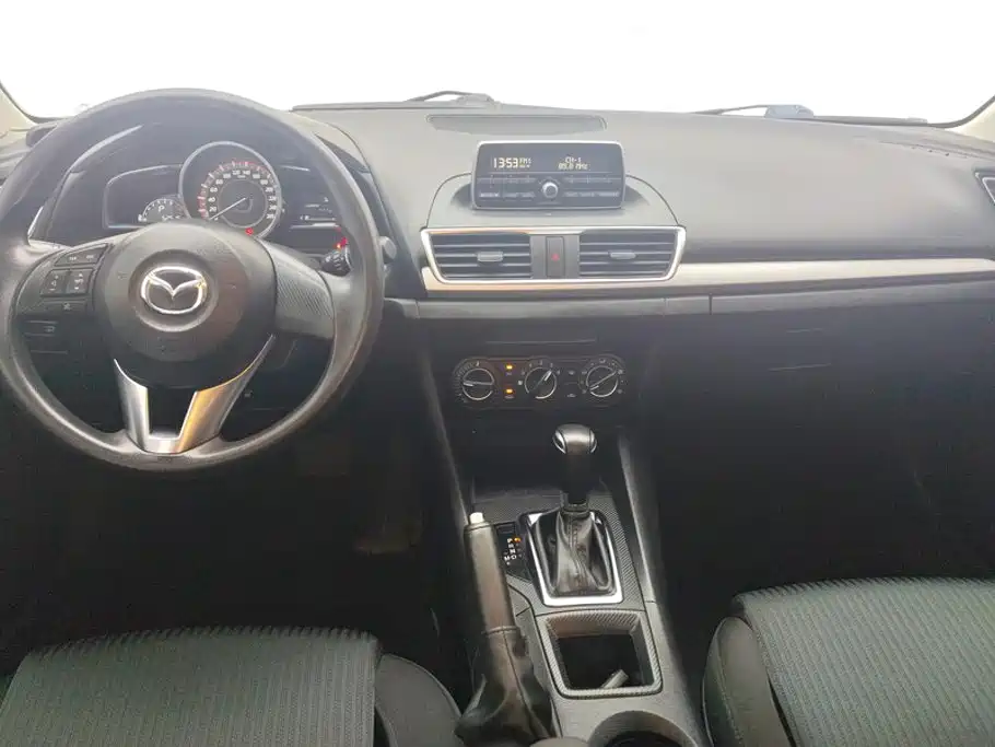 Mazda 3 Axela 2015 — фото 12
