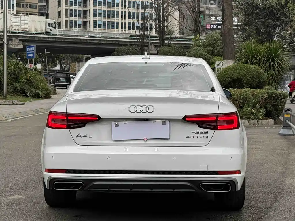 Audi A4L 2019 — фото 4