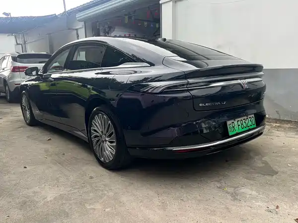 Buick Zhijing L7 2025