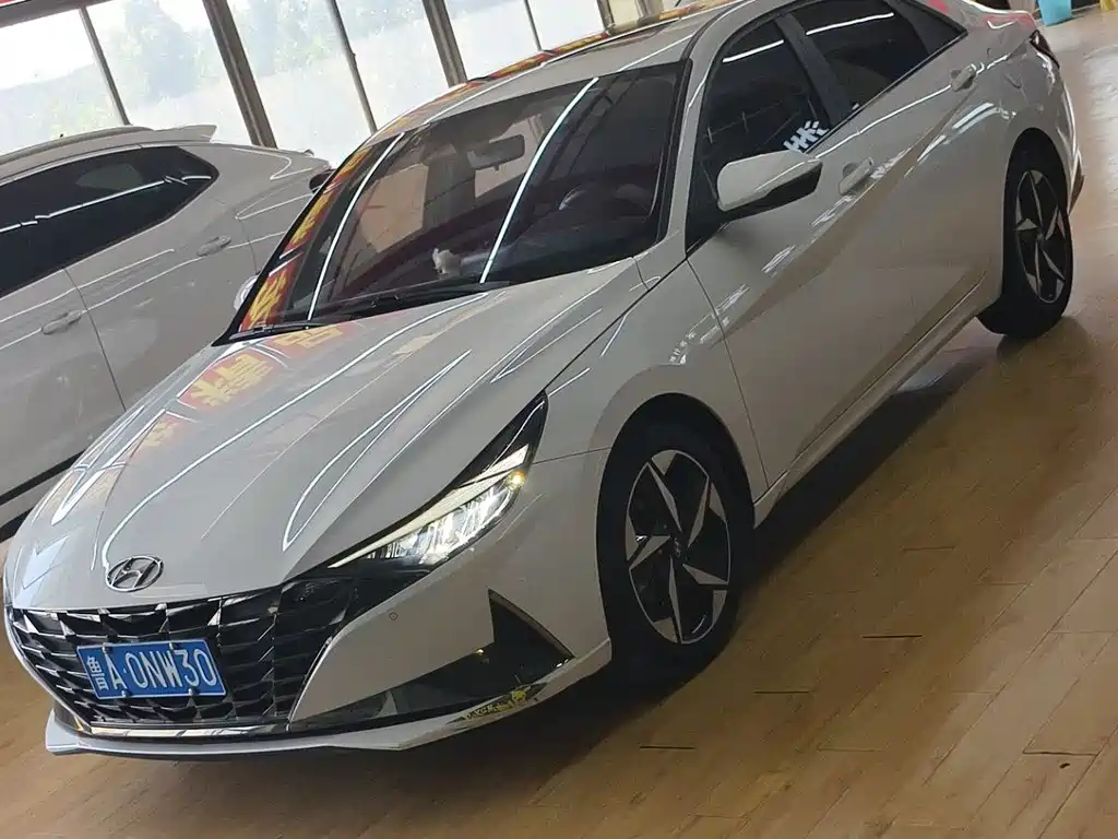 Hyundai Elantra 2023