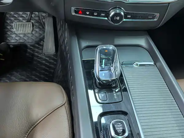 Volvo XC60 2022