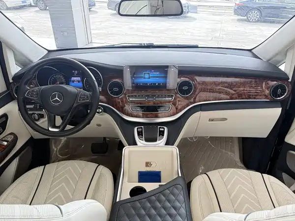 Mercedes-Benz V-Class 2024