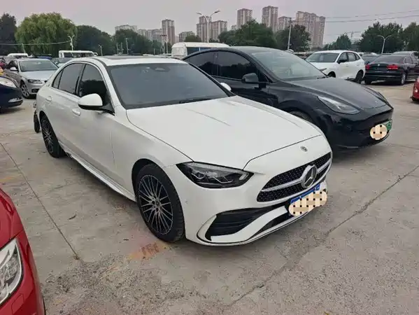 Mercedes-Benz C-Class 2024