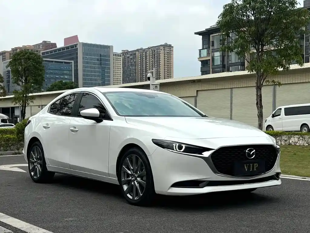 Mazda 3 Axela 2021 — фото 3