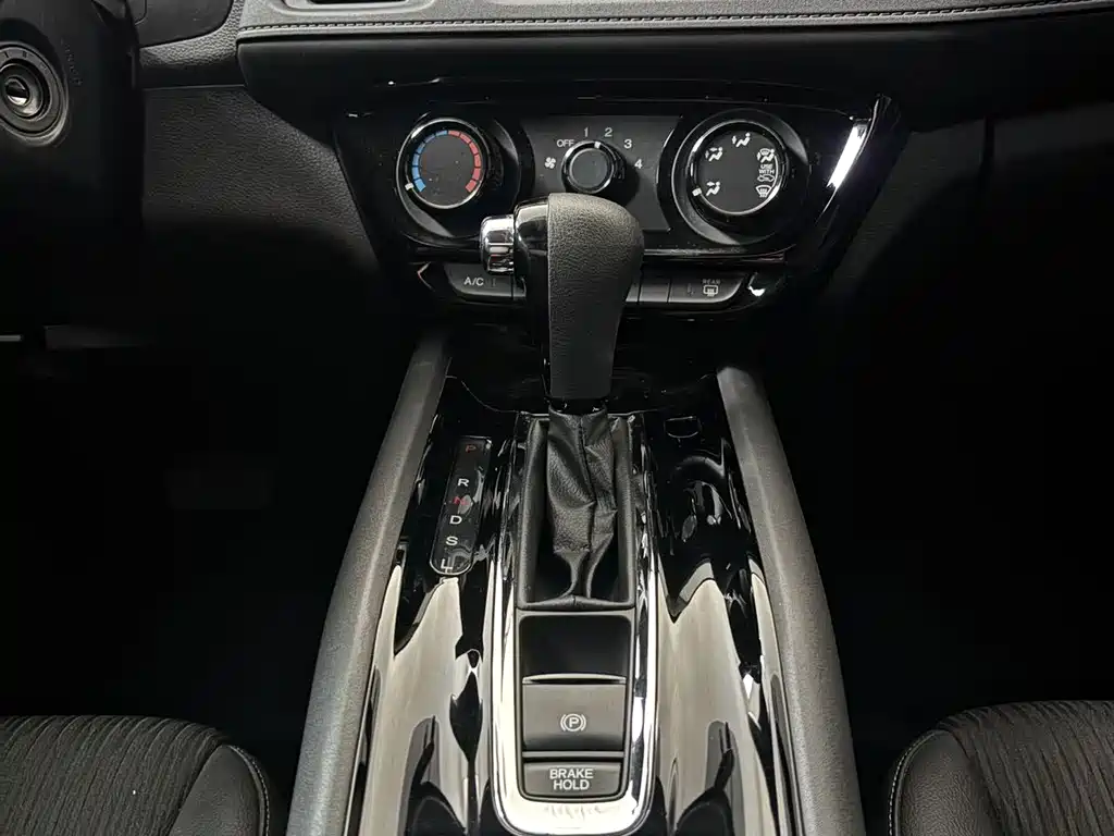 Honda Vezel 2022 — фото 15