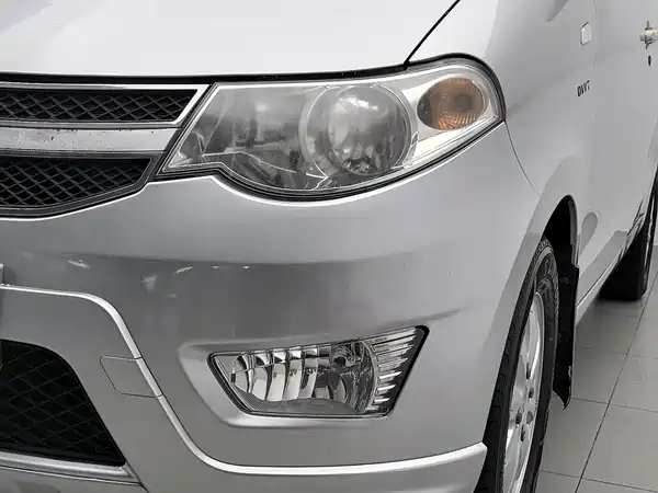 Wuling Hongguang 2015