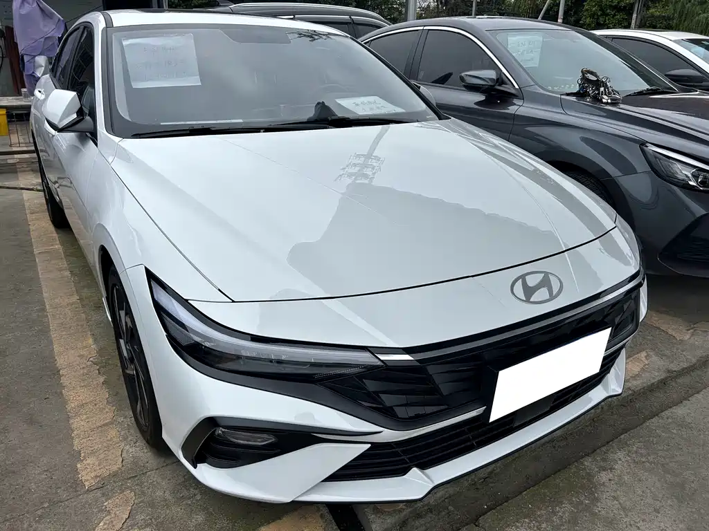 Hyundai Elantra 2023
