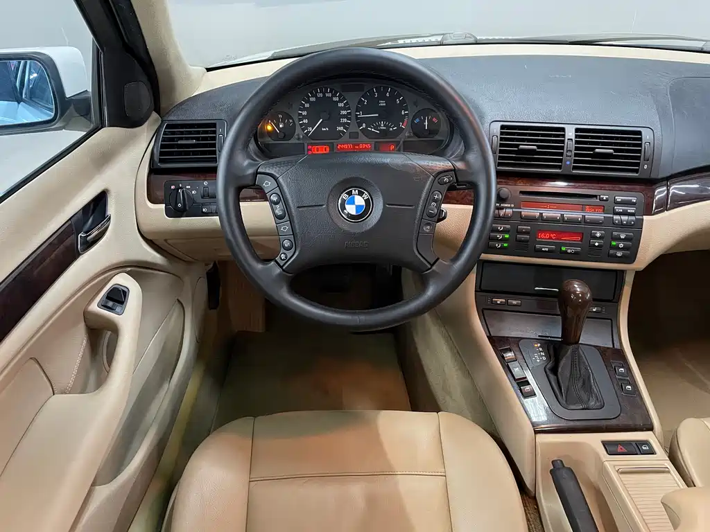 BMW 3 Series 2005 — фото 11