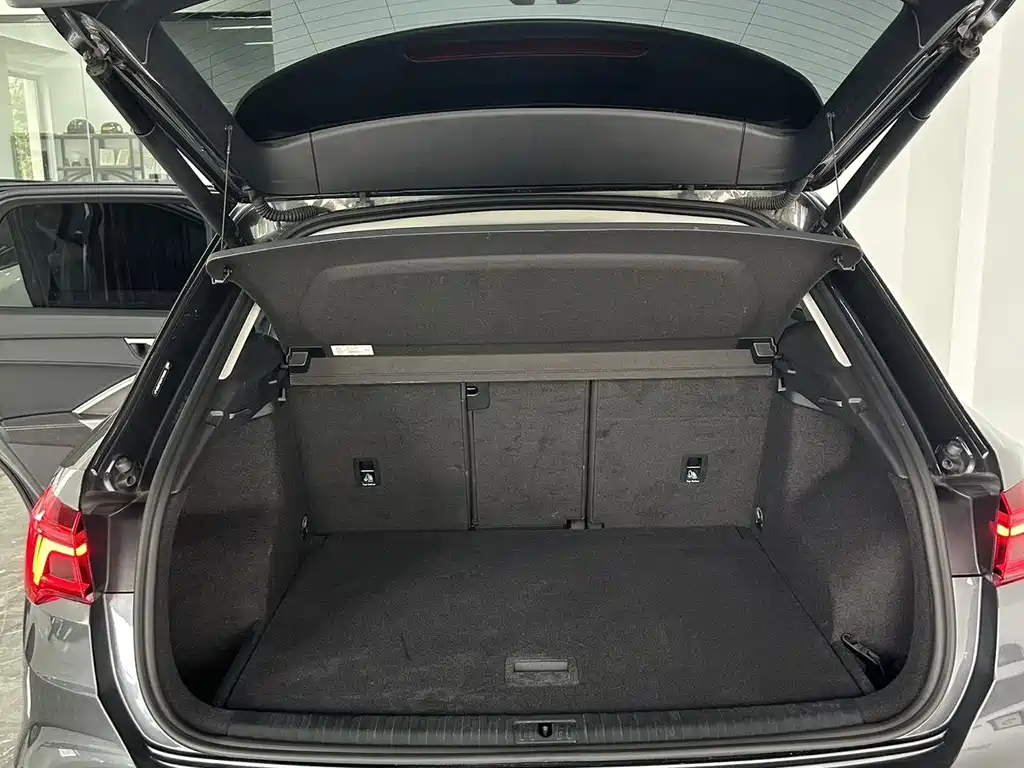 Audi Q3 2023 — фото 24