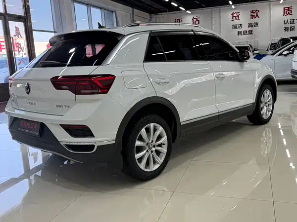 Volkswagen T-Roc 2023