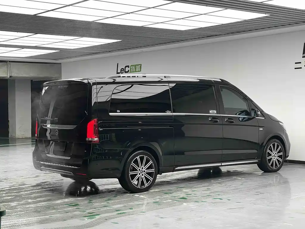 Mercedes-Benz V-Class 2022 — фото 4