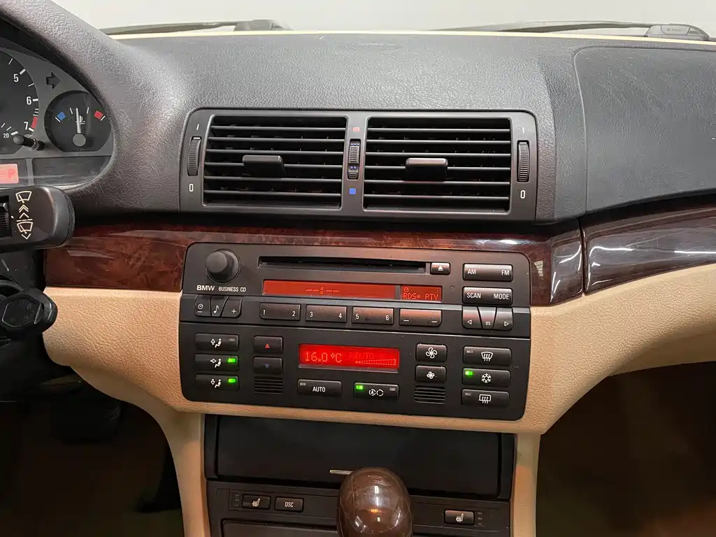 BMW 3 Series 2005 — фото 14