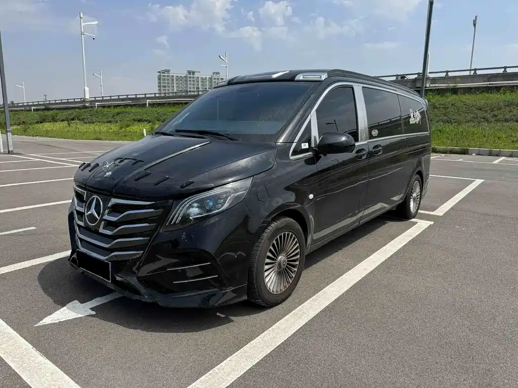 Mercedes-Benz Vito 2024 — фото 1