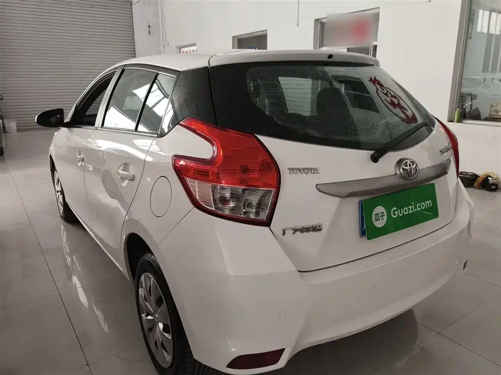 Toyota Yaris L 2015 — фото 5