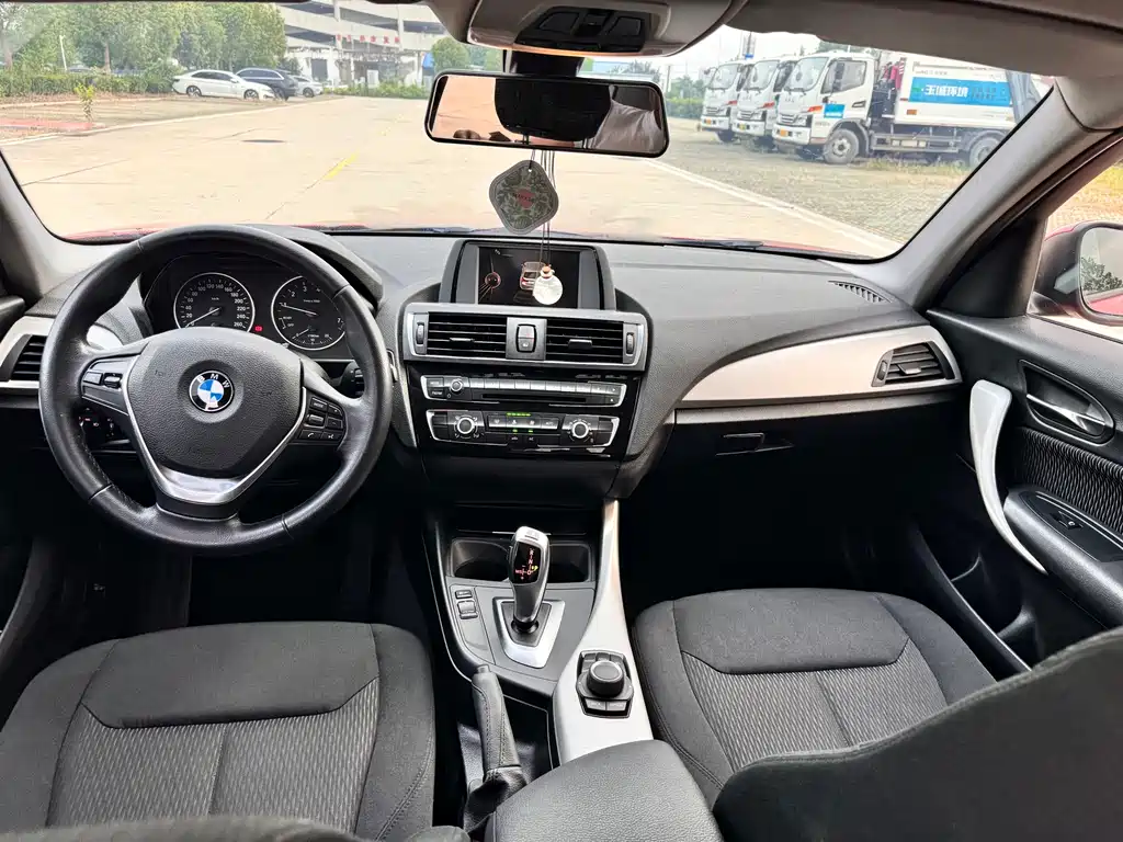 BMW 1 Series 2016 — фото 12