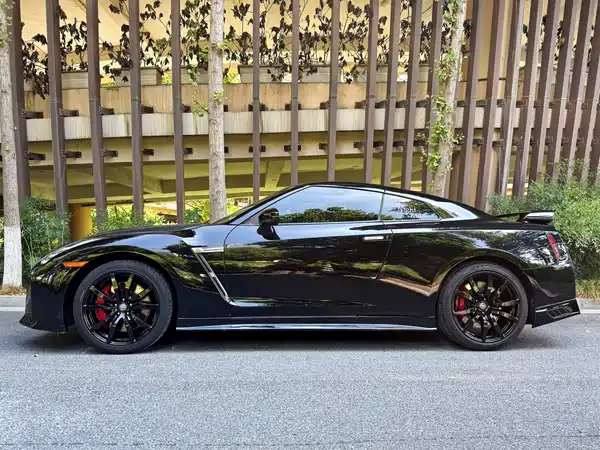 Nissan GT-R 2011