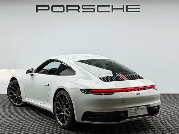 Porsche 911 2023