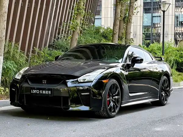 Nissan GT-R 2011