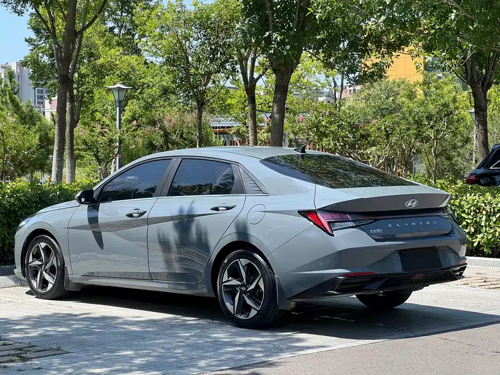 Hyundai Elantra 2023