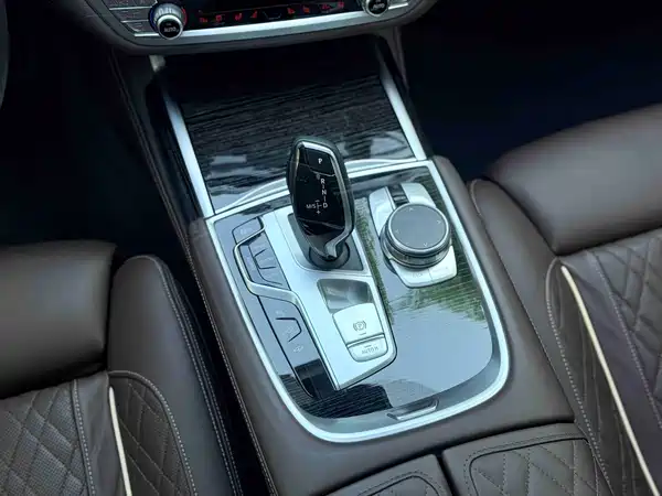 BMW 7 Series 2021