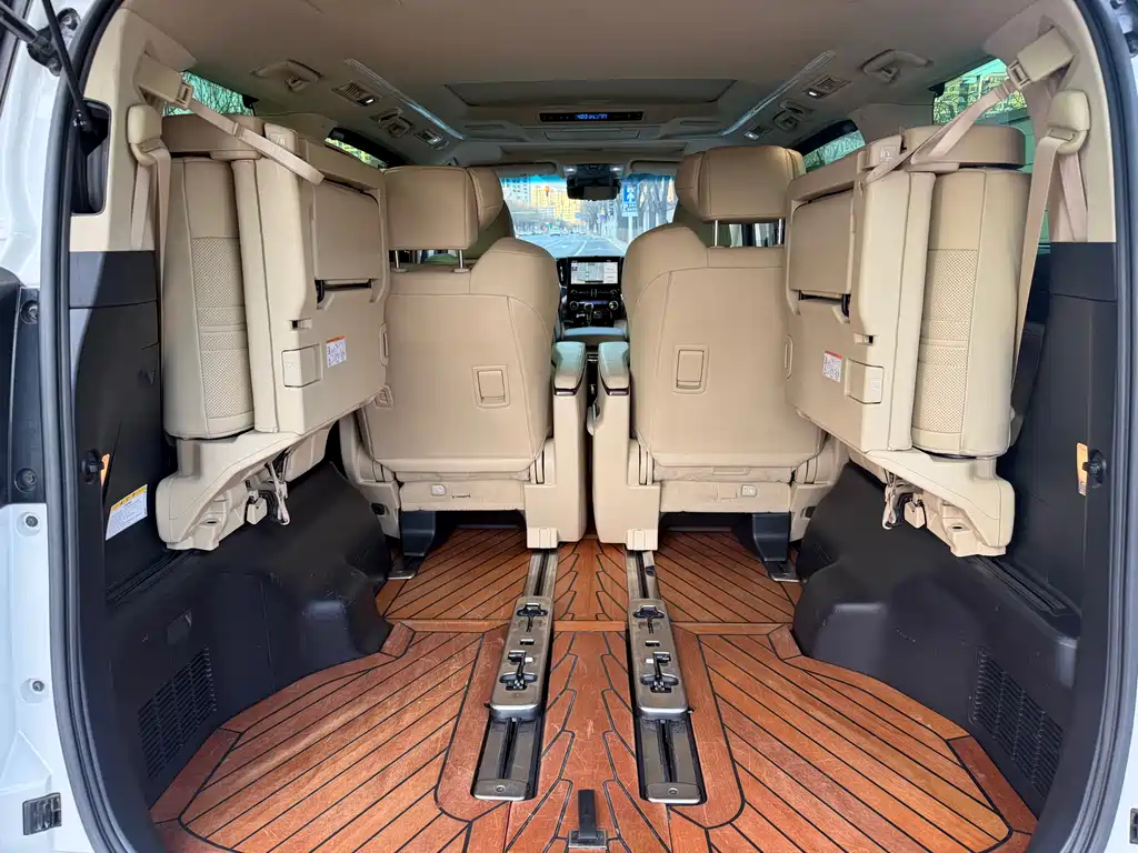 Toyota Alphard 2020 — фото 11