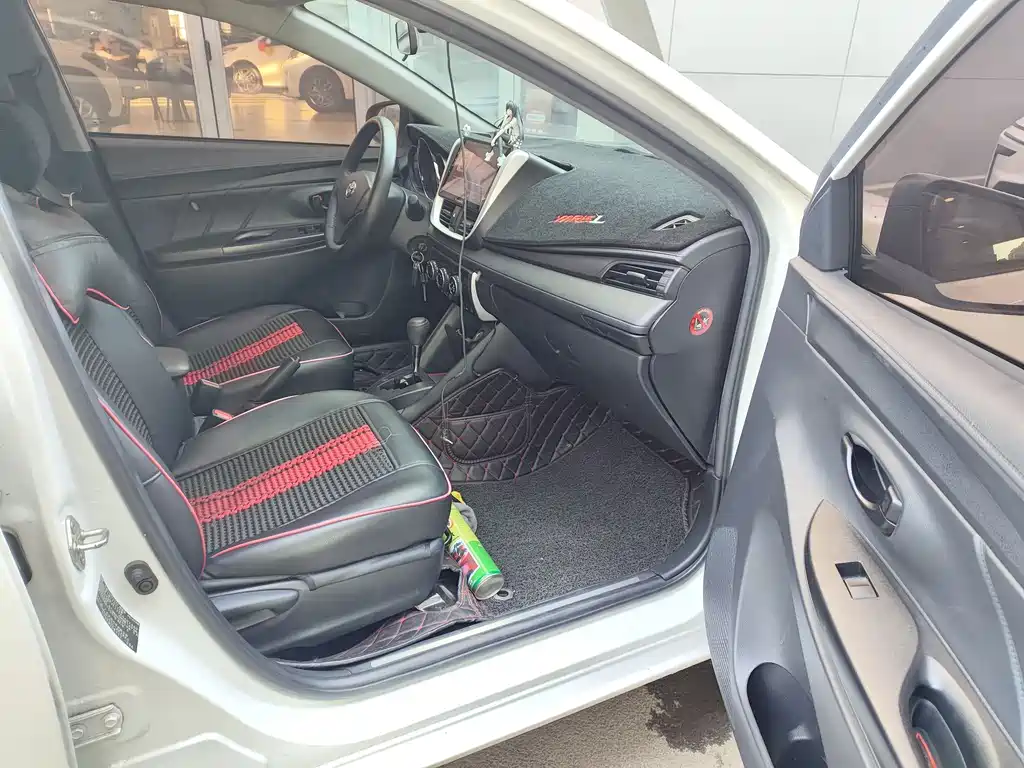 Toyota Yaris L 2019 — фото 13
