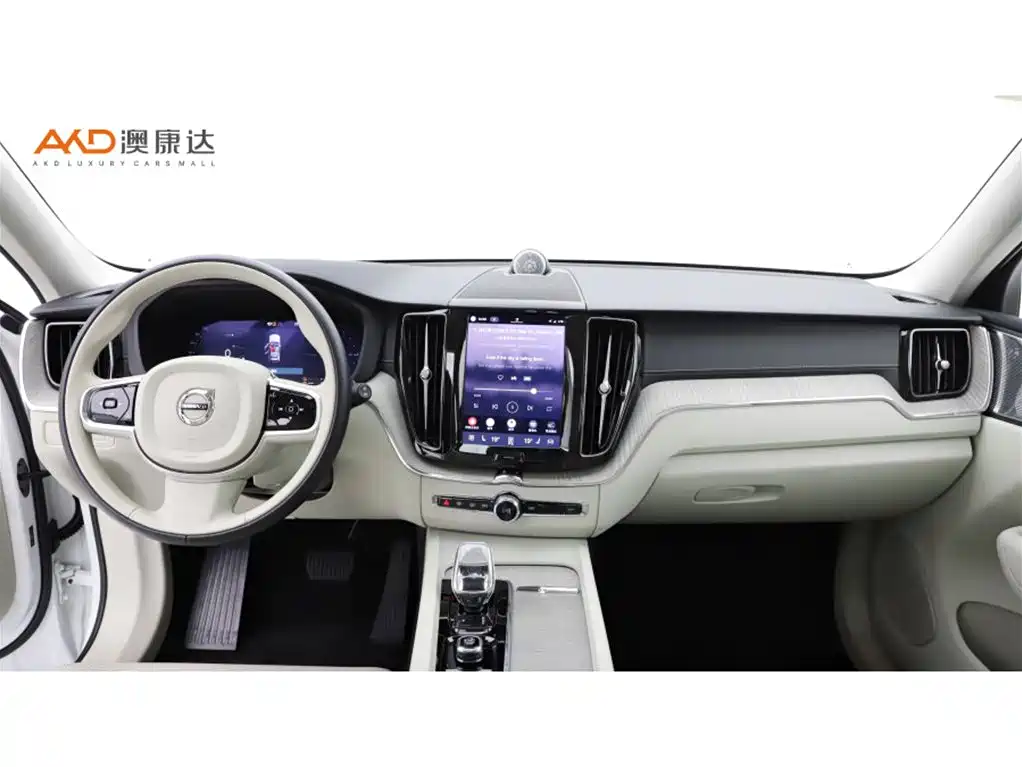 Volvo XC60 Plug-In Hybrid 2024 — фото 5