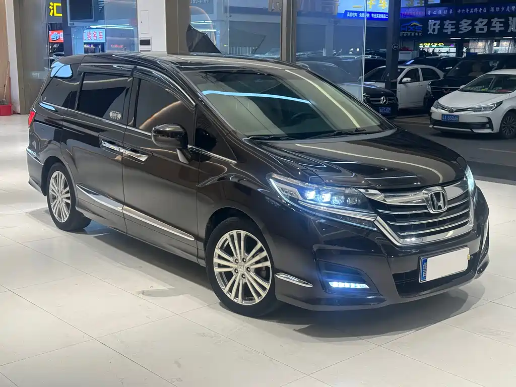 Honda Elysion 2018 — фото 3