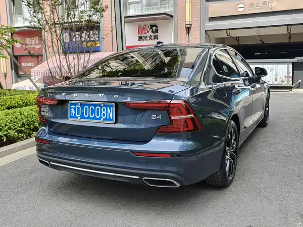 Volvo S60 2022