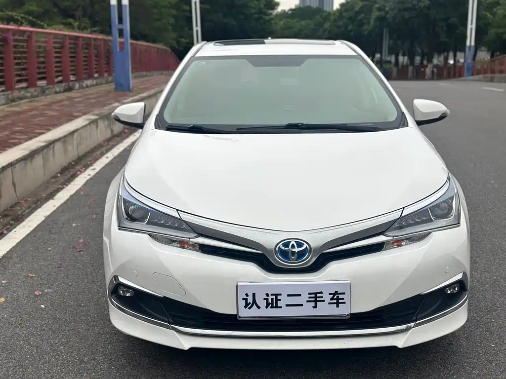 Toyota Corolla 2017 — фото 2