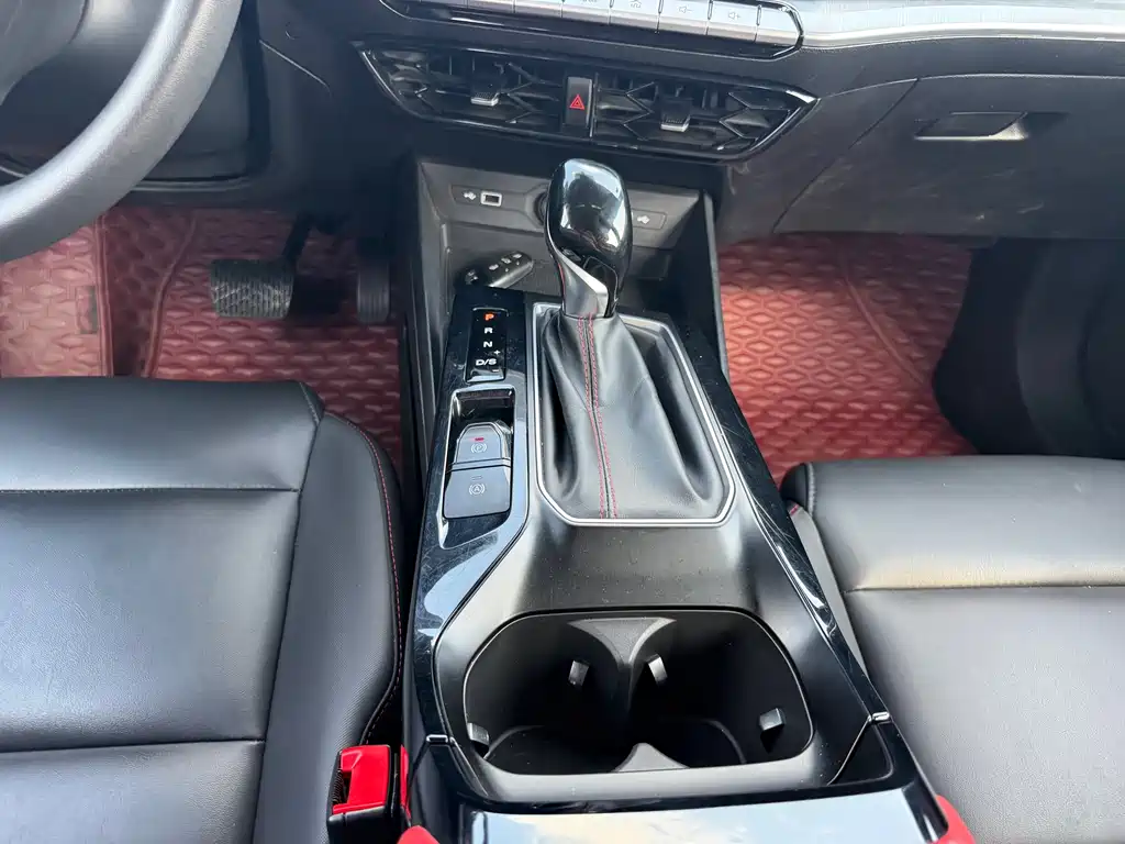 MG MG5 2022