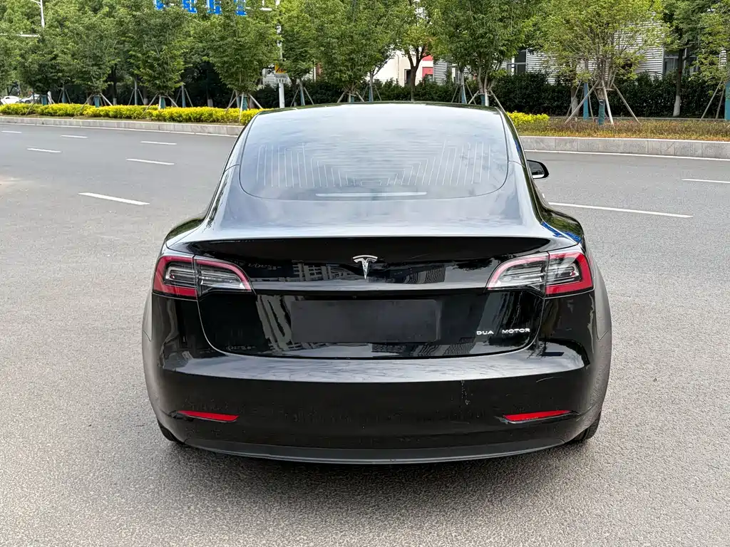 Tesla Model 3 2019 — фото 9