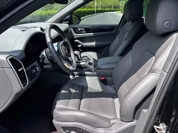 Porsche Cayenne 2023