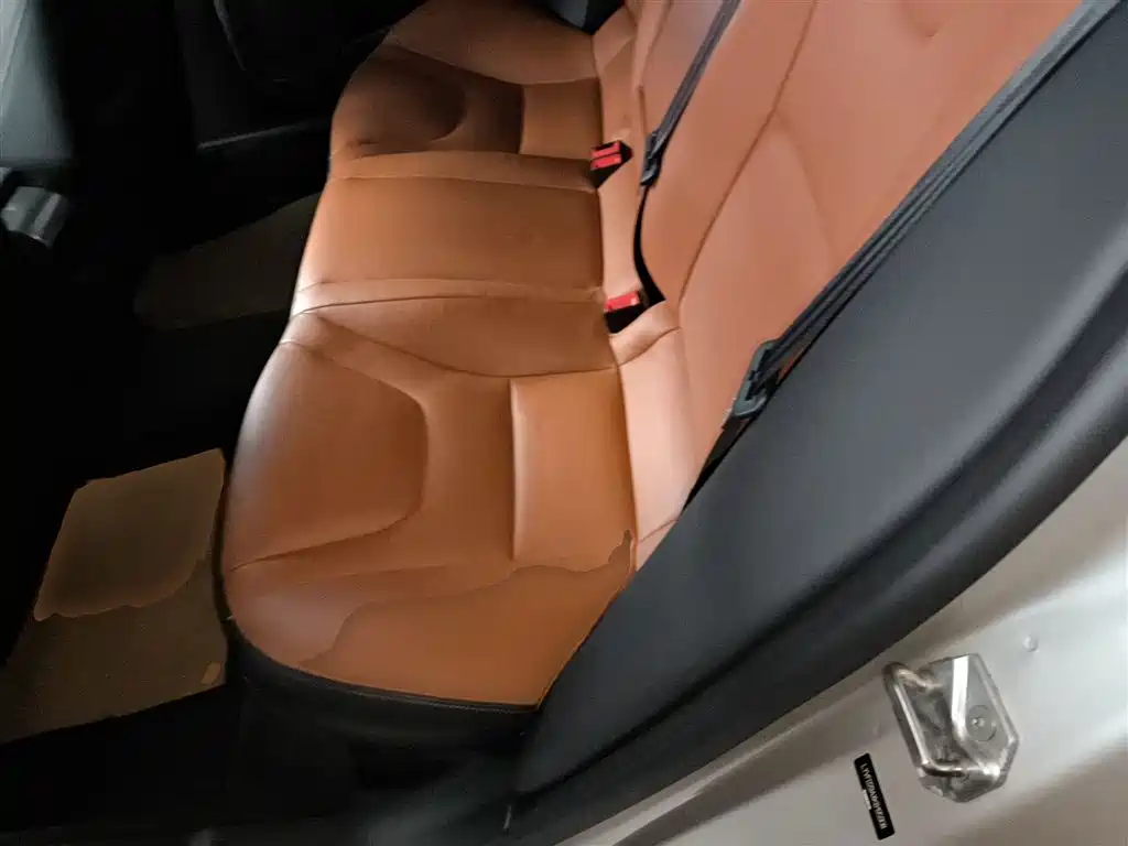 Volvo S60 2018 — фото 17