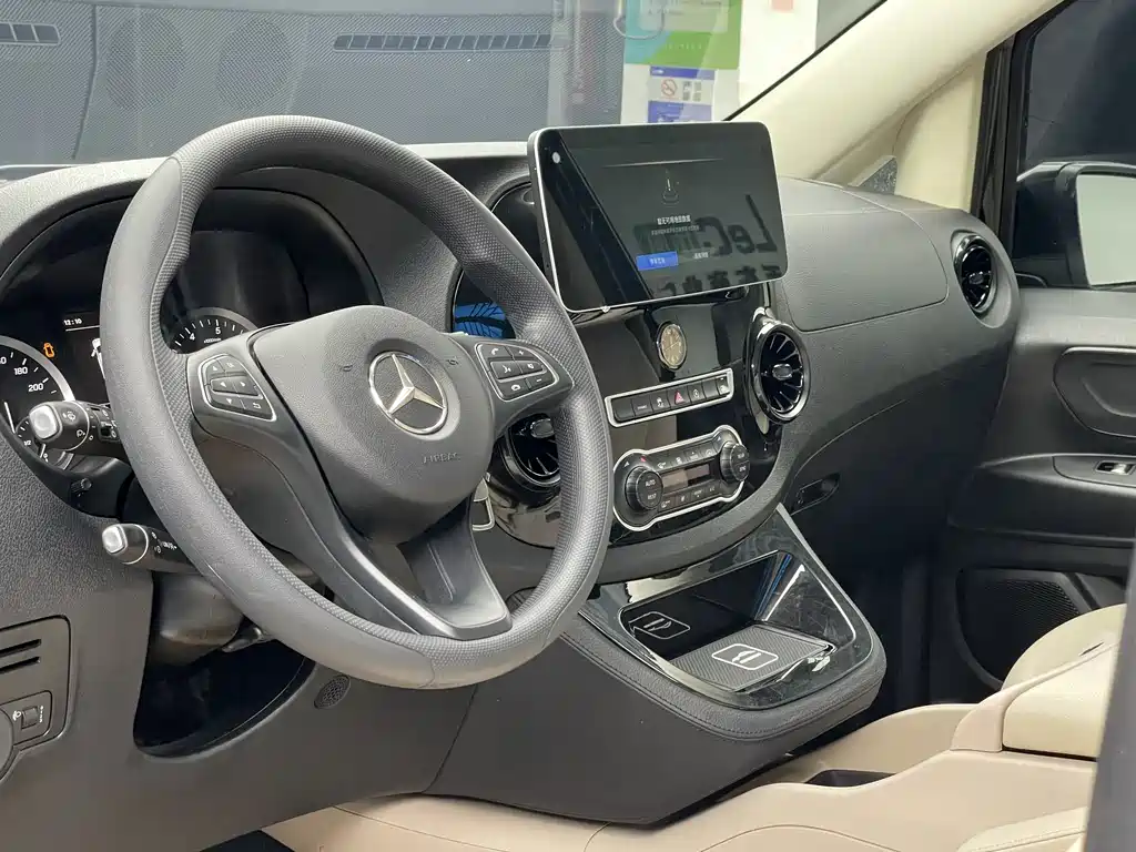 Mercedes-Benz Vito 2024 — фото 12