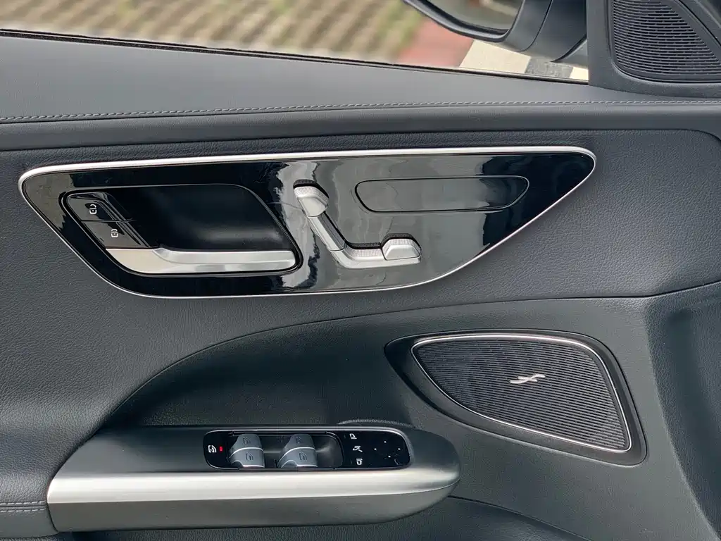 Mercedes-Benz C-Class 2022 — фото 10