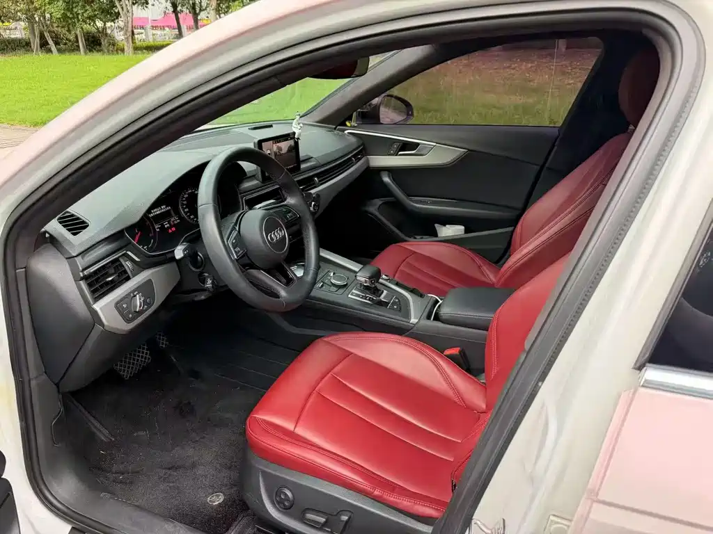 Audi A4L 2019