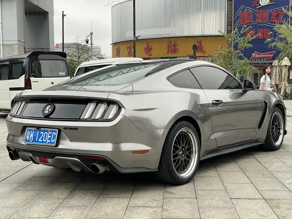 Ford Mustang 2015 — фото 5