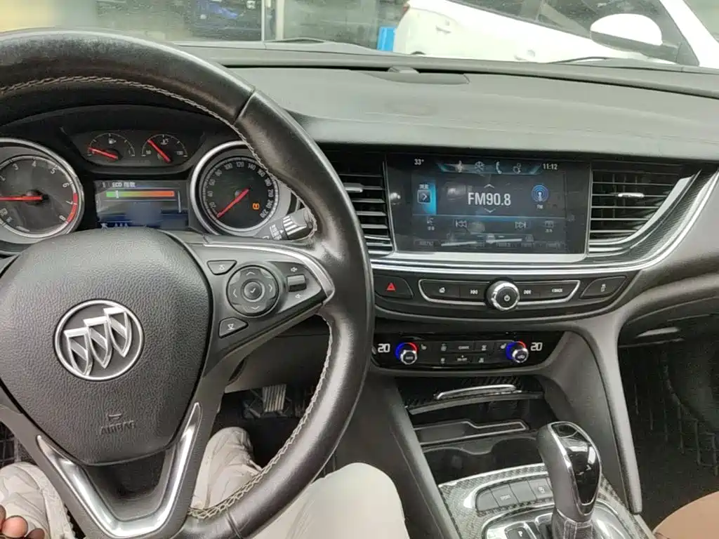 Buick Regal 2017 — фото 10