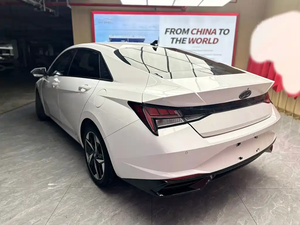 Hyundai Elantra 2022