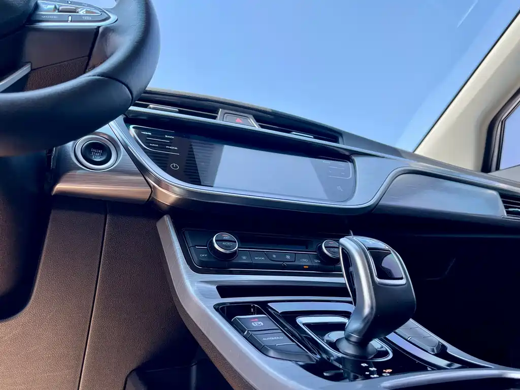 Geely Emgrand GS 2019 — фото 15