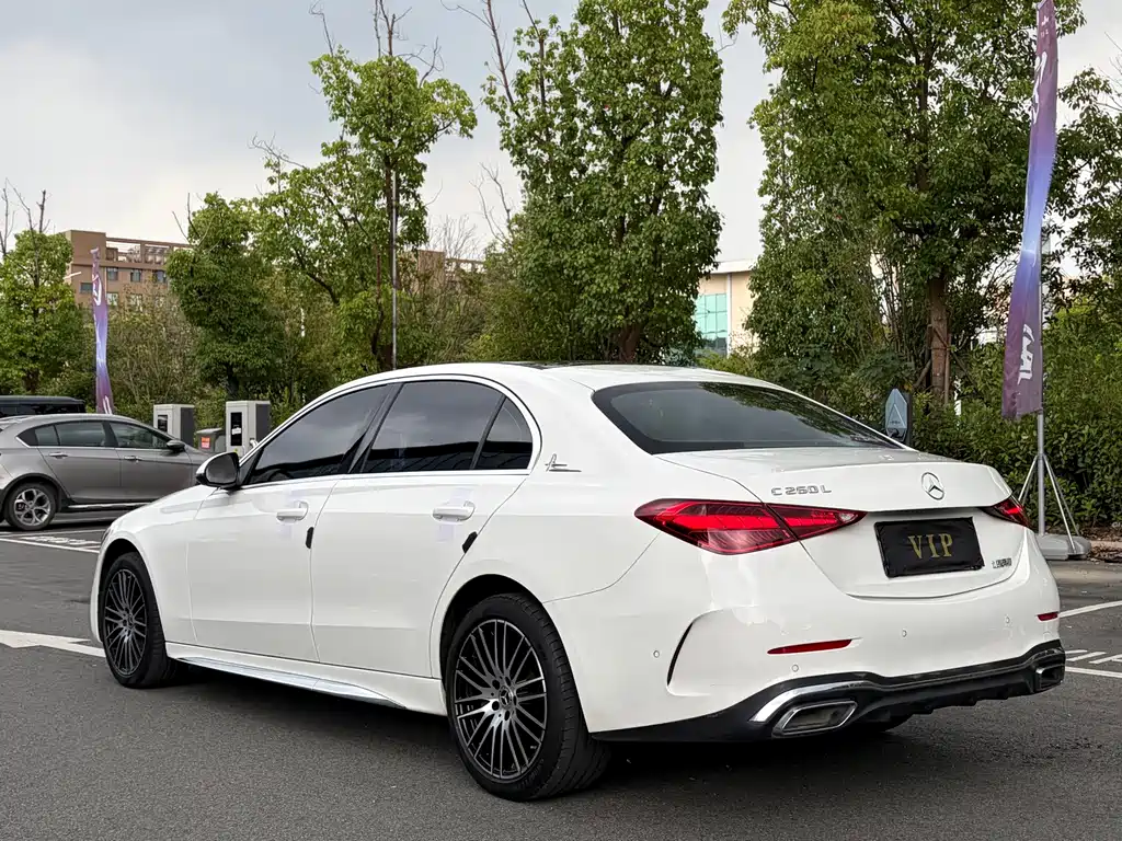 Mercedes-Benz C-Class 2023 — фото 16