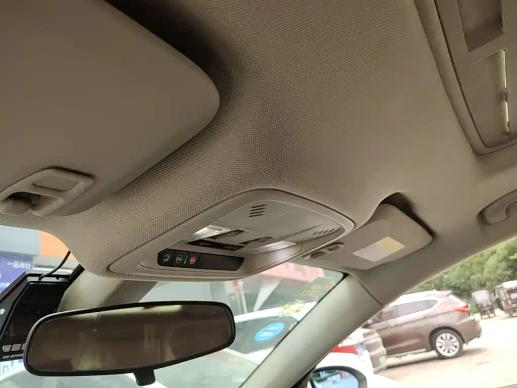 Buick Regal 2017 — фото 18