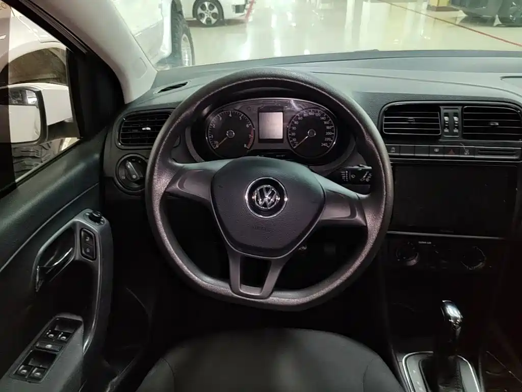Volkswagen Polo 2019 — фото 11