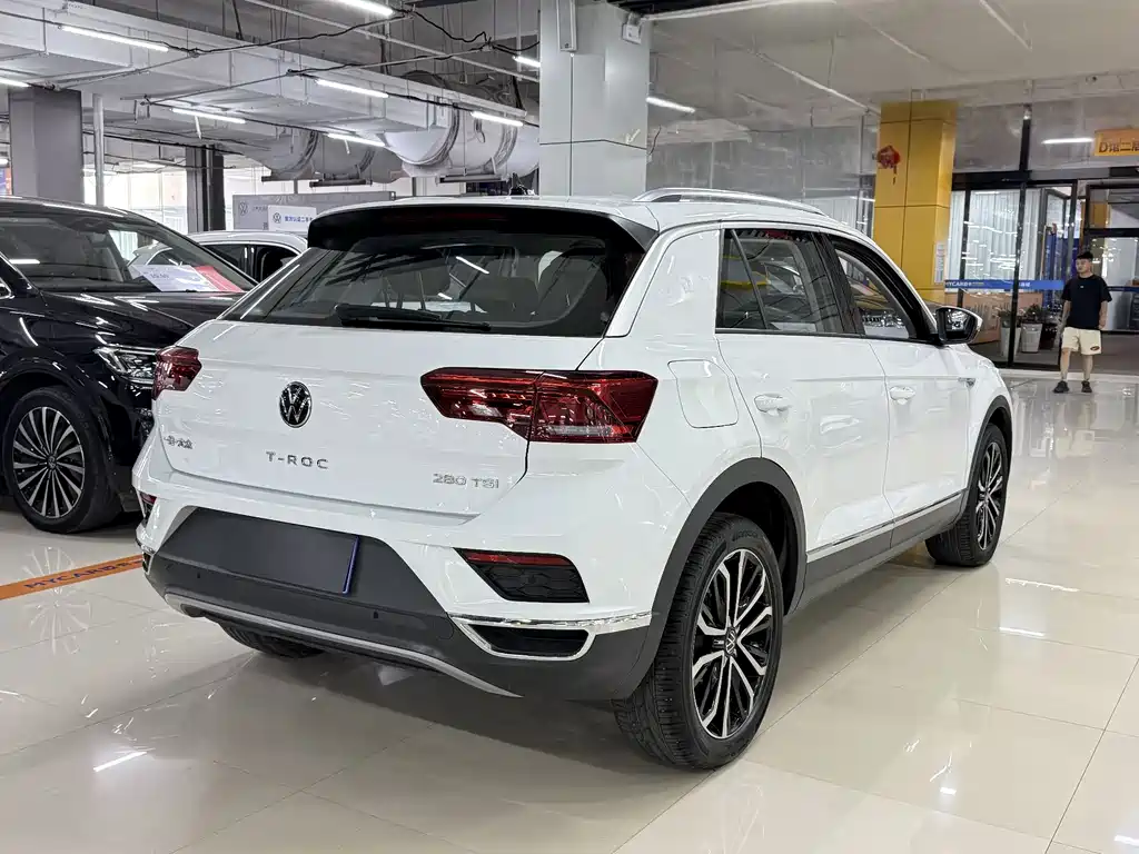 Volkswagen T-Roc 2023